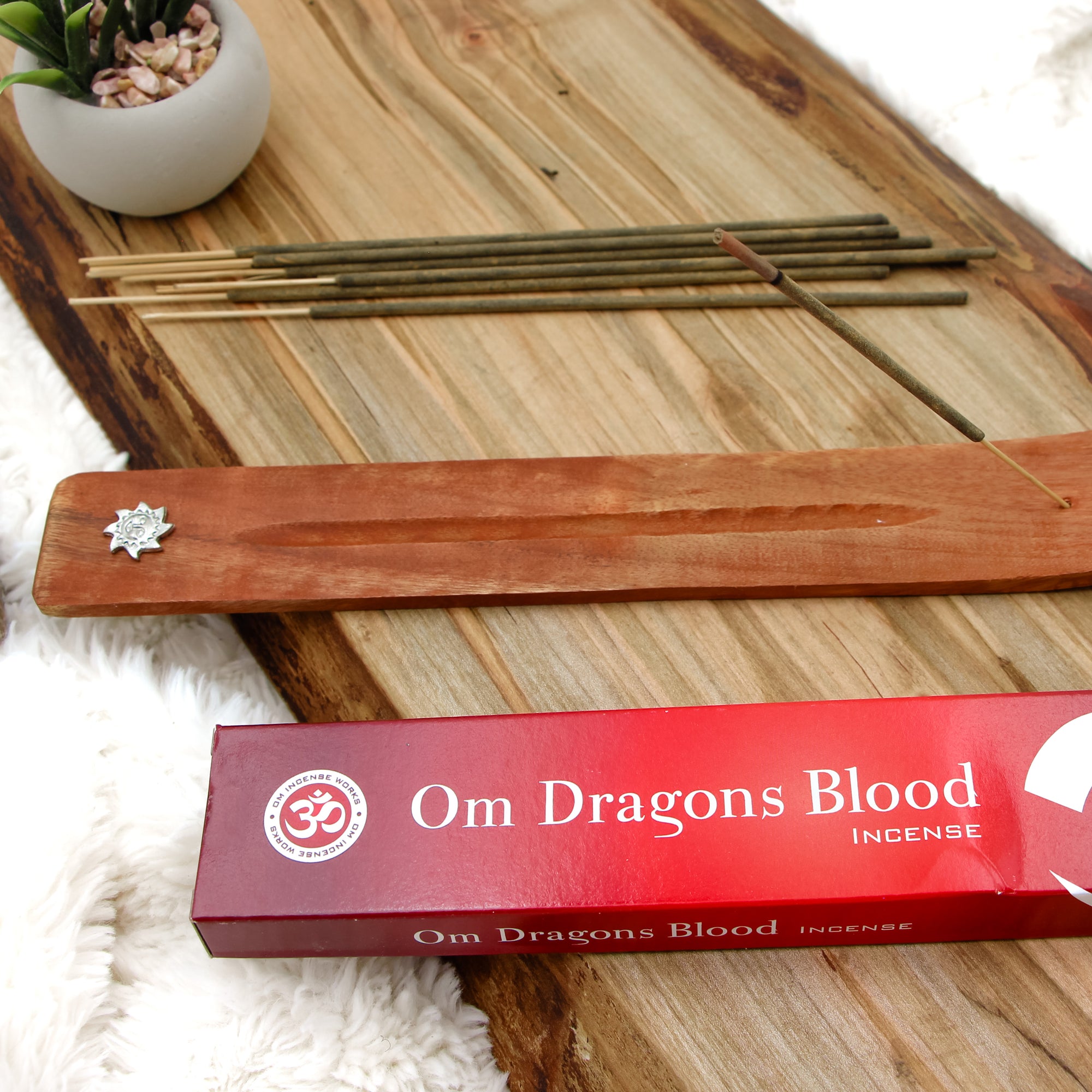 dragons blood incense, dragons blood oil, dragons blood healing, dragons blood for anxiety, dragons blood for mental health, incense sticks, natural incense sticks,